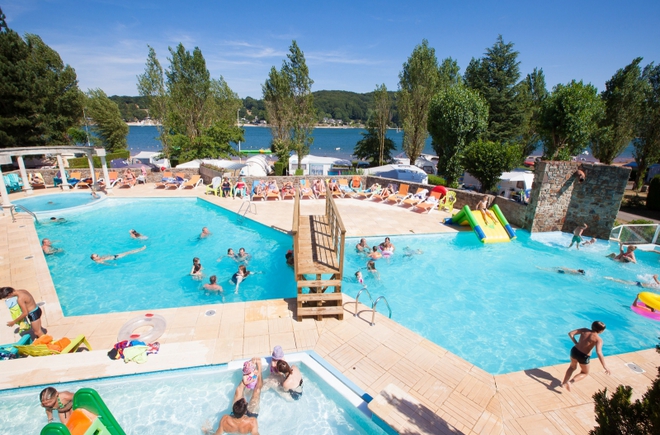 Passez des vacances les pieds dans l&rsquo;eau au camping Les Genêts !