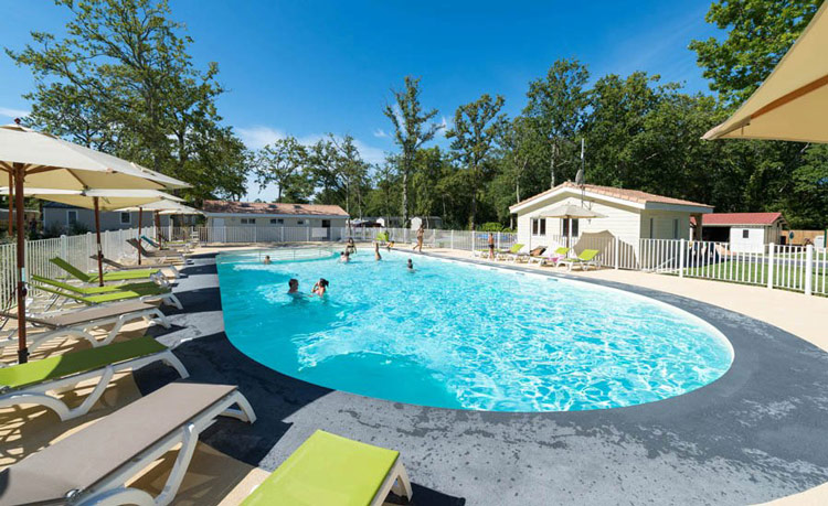 Profitez d&rsquo;un camping 4 étoiles sur Royan avec Piscine chauffée